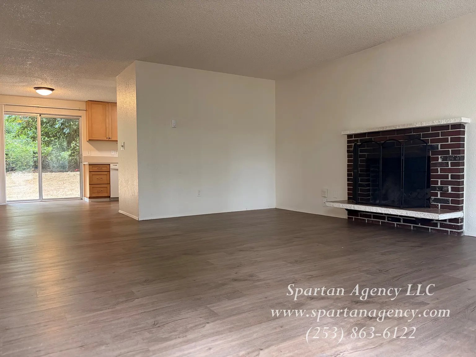 2 bed, 900 sqft, $1,675 — Photo 2