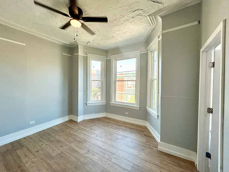 1024 W Belmont Ave #3 — Photo 3
