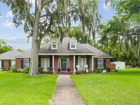 123 Sarah Dr, Belle Chasse, LA 70037