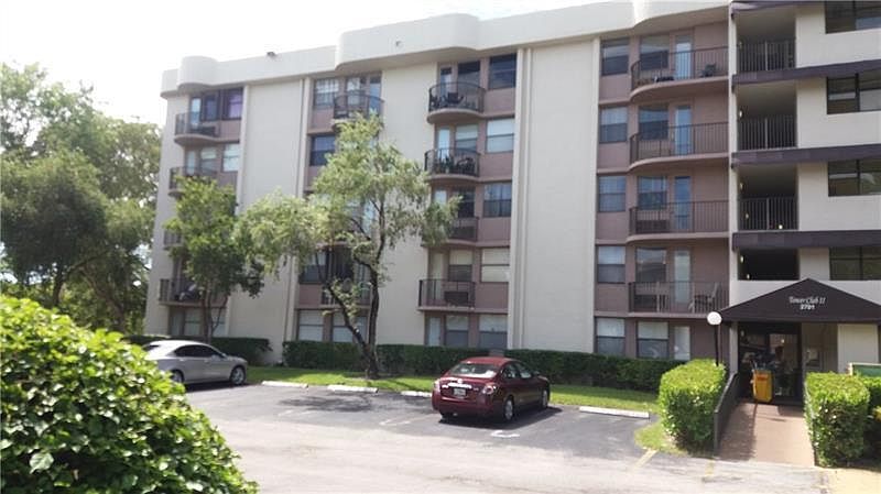 1st image of 2771 Riverside Dr APT 415-A