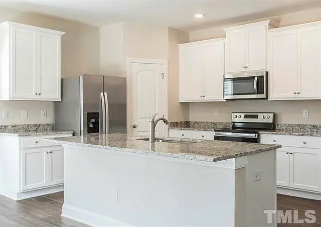 195 Access Dr — Photo 3