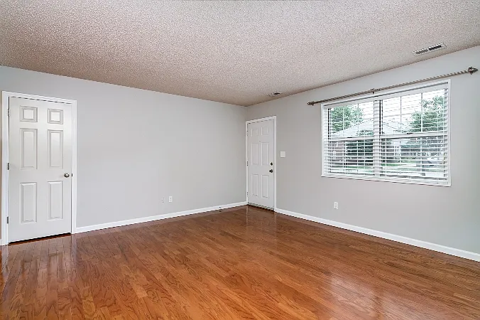 9134 N Swan Cir — Photo 2