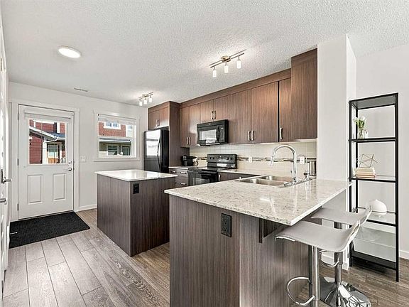 4th image of 520 SW Auburn Bay Cir SE