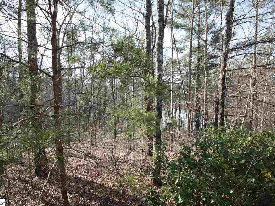 1st image of 210 Lake Hills Ln