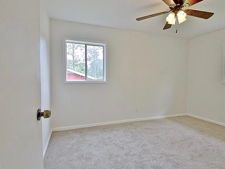 745 Anderson Dr — Photo 38