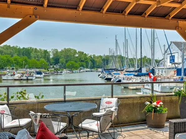 100 Bronte Rd #214, Oakville, ON L6L 6L5