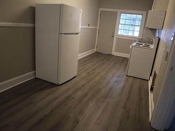 3rd image of 105 Afton Pkwy APT 3