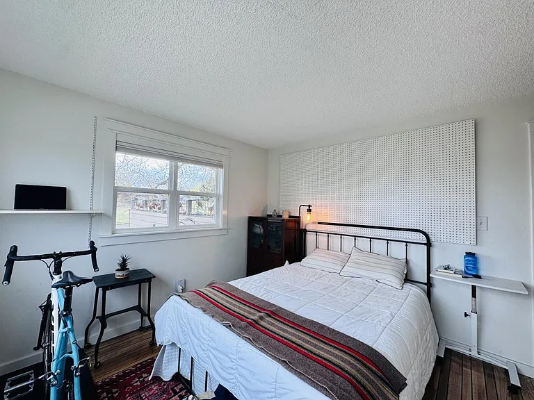 1617 Winne Ave — Photo 23