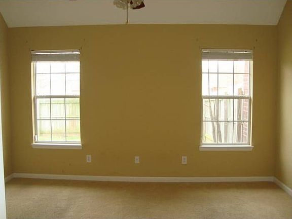 5th image of 5668 Kayla Dr