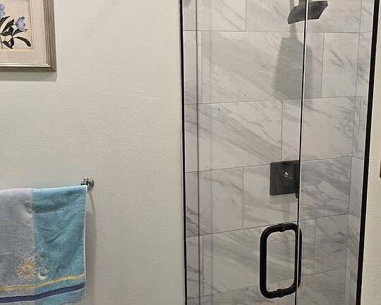 5th image of 14315 Riverside Dr Unit 105