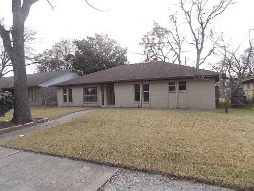 3rd image of 8729 Bacardi Dr