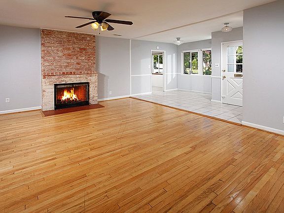 4th image of 8915 Gladbeck Ave