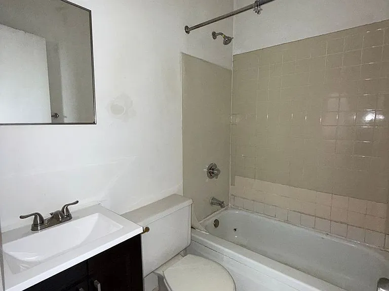 102 W Clifton Ave — Photo 14