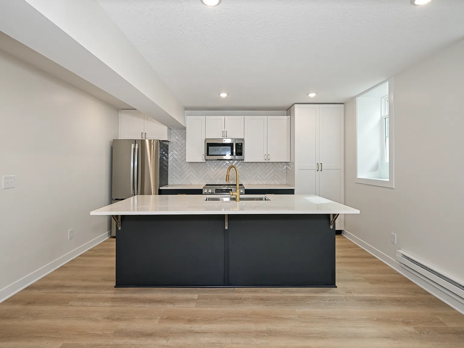 2 bed, 1200 sqft, $2,495 — Photo 4