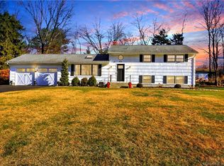 411 Janet Ln, Orange, CT 06477