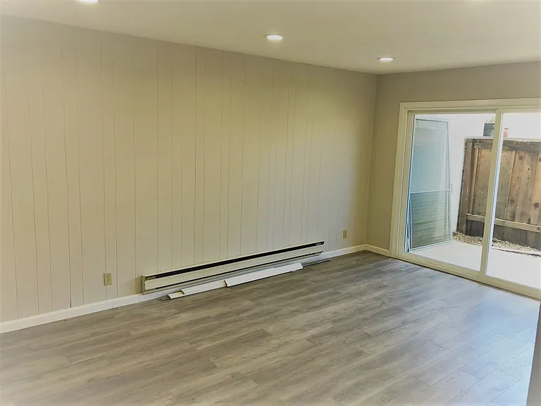 1060 Noriega Ave #8 — Photo 3