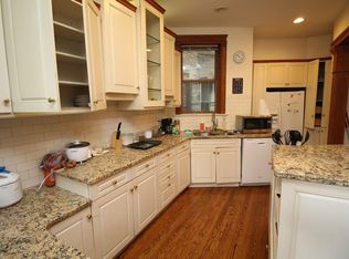 837 W Dakin St #1, Chicago, IL 60613