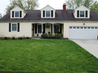 22567 Meadowhill Ln, Rocky River, OH 44116