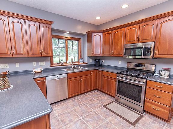 5th image of 38999 Arbor Ct