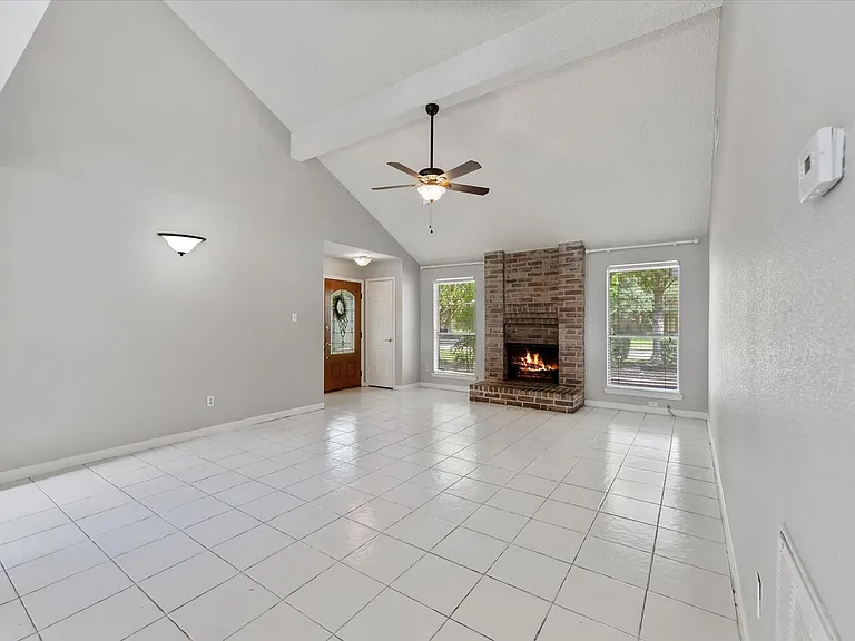 4311 Piney Creek Ln — Photo 6