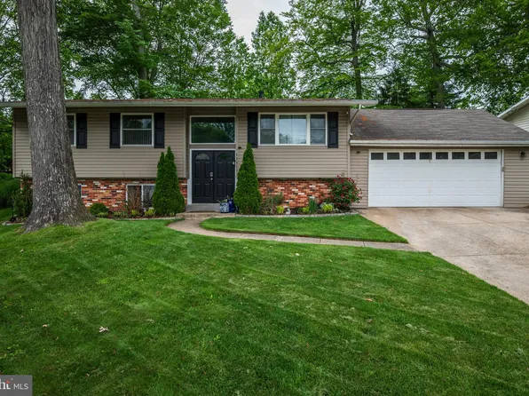 13822 Arctic Ave, Rockville, MD 20853