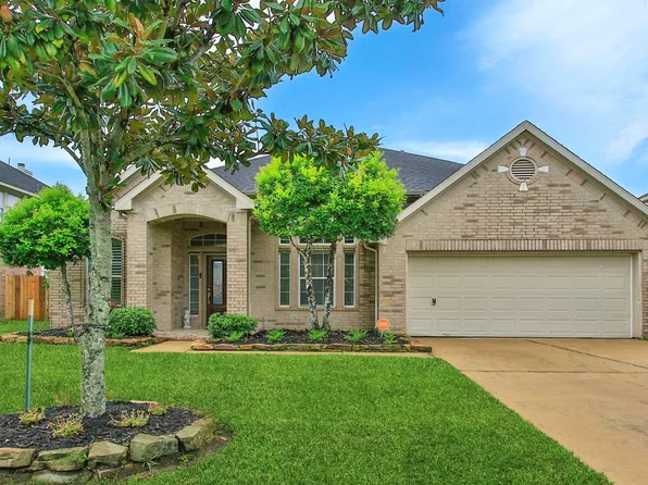 2410 Avalon Trace Ln, Pearland, TX 77581