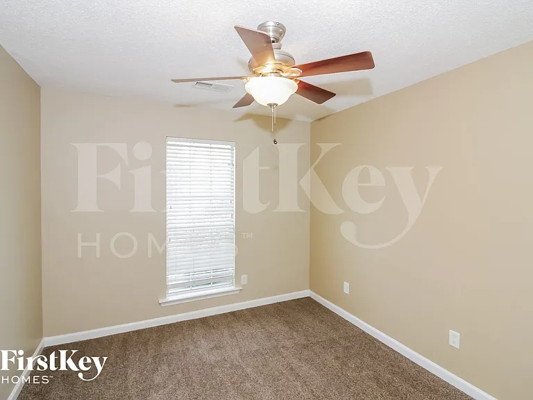 10257 Green Moss Dr N — Photo 11