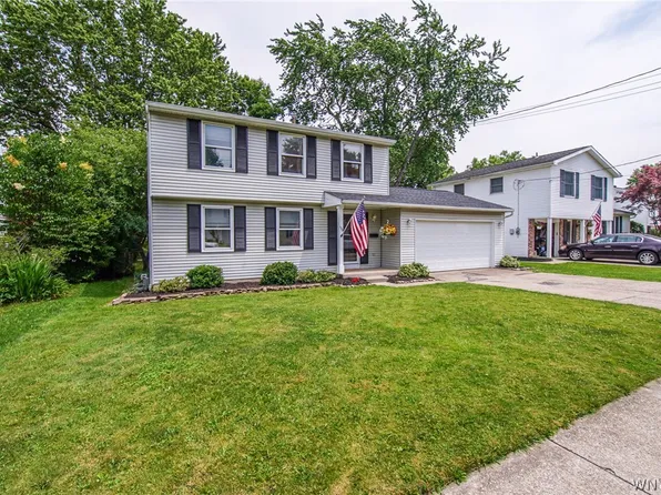 130 Robert Dr, Lancaster, NY 14086