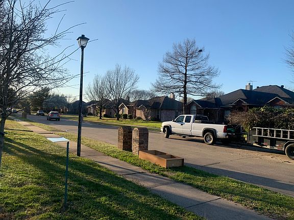 4th image of 401 Vicki Ln