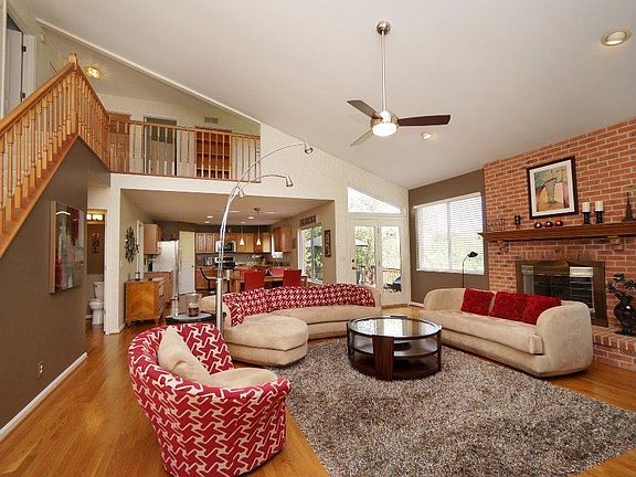 4th image of 832 Winterberry Ct