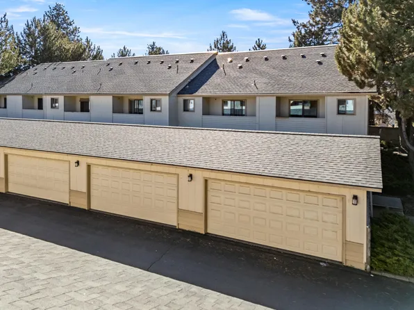 1050 NE Butler Market Rd APT 2, Bend, OR 97701