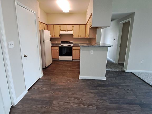 5th image of 7310 Sherman St #2-218