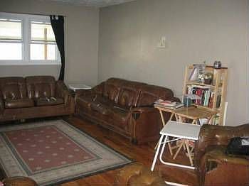 3rd image of 913 Castlewood Ave