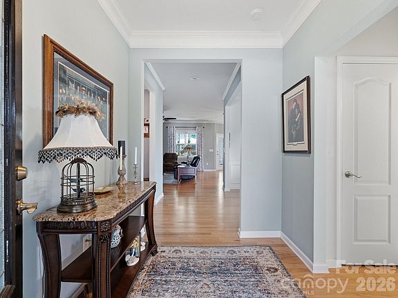 5th image of 247 Fordham Ct