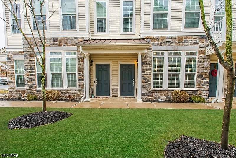 1st image of 17 Wisteria Ln
