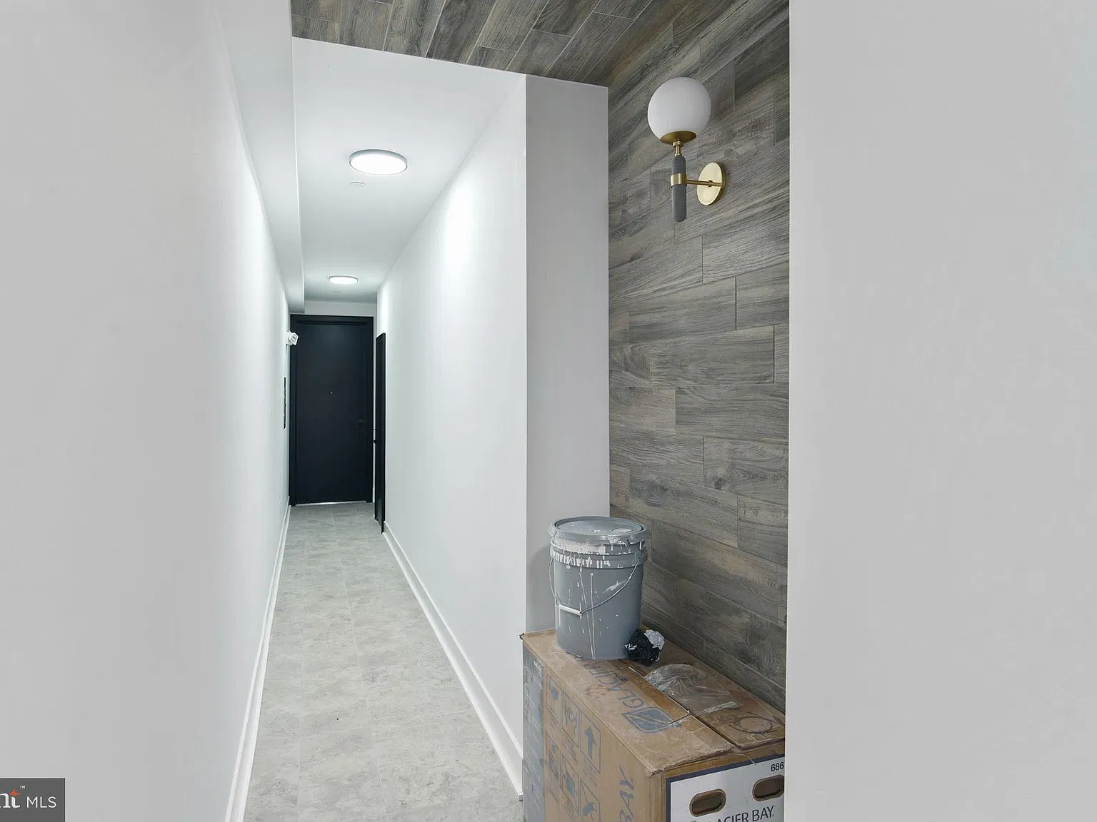 2 bed, 1.5 bath, 3531 sqft, $1,880 — Photo 2