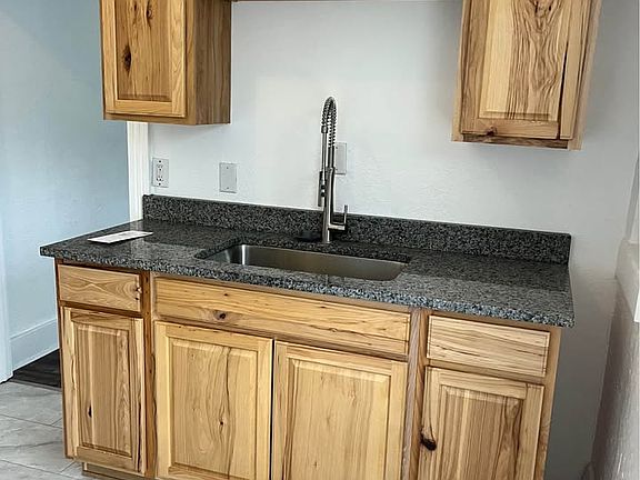 5th image of 254-260 W Main St #211-2
