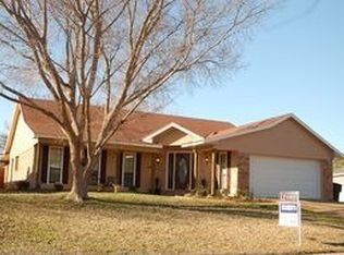 427 Maple Ridge Dr, Bossier City, LA 71111