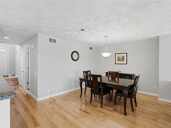 4th image of 74 Valley Green Ct #C