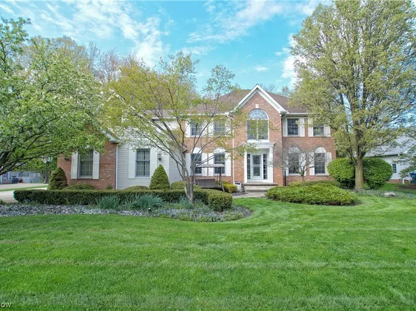 33805 Rosewood Trl, Willoughby, OH 44094