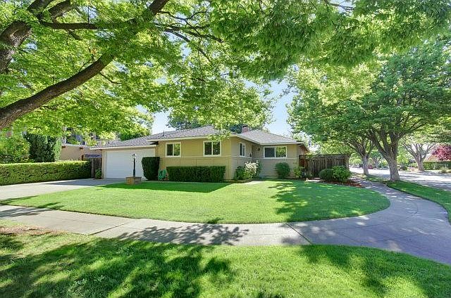 1st image of 2444 Lost Oaks Dr