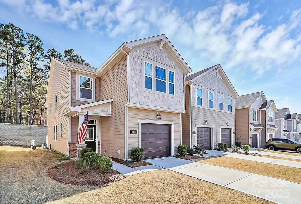 Building Photo - 16042 Red Buckeye Ln