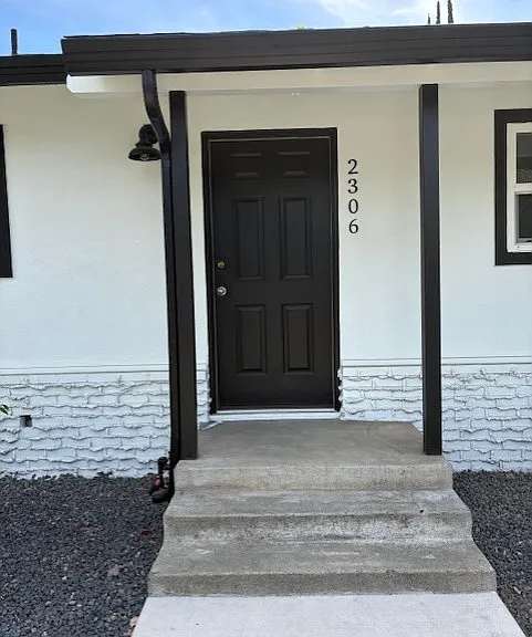 2306 E Orangeburg Ave — Photo 3