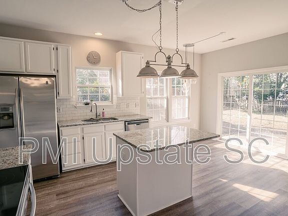 4th image of 115 Windsong Dr