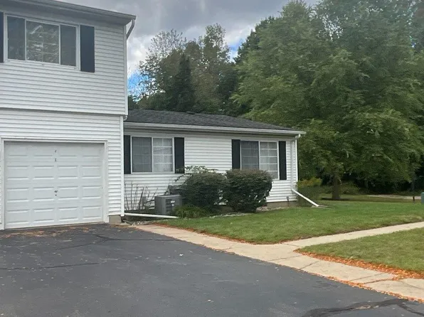 3950 Hunters Ridge Dr APT 1, Lansing, MI 48911