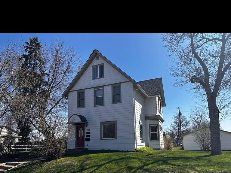 236 Cypress St S #3 — Photo 8