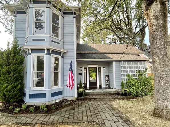 669 SW Robb St, Dallas, OR 97338
