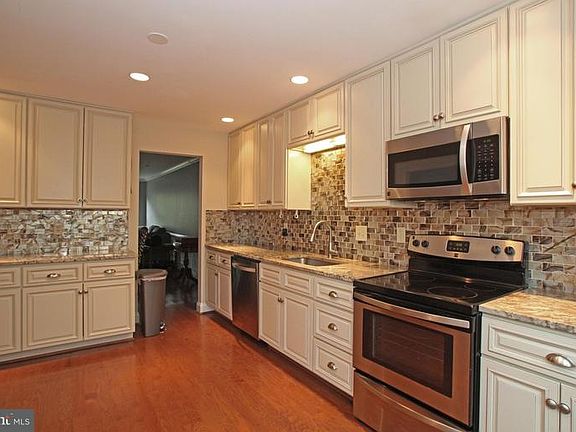 5th image of 6183 Old Brentford Ct