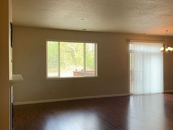 4th image of 3020 NE 75th St