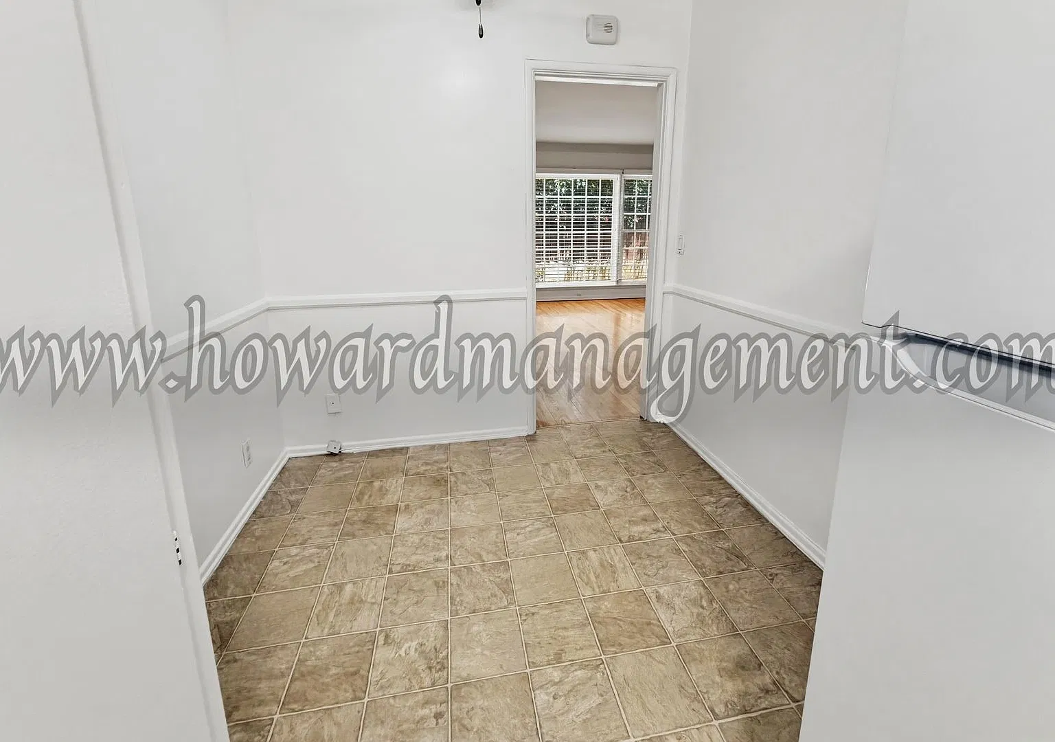 1048 Corning — Photo 4